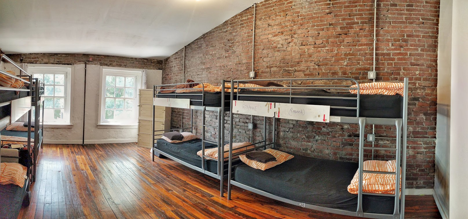 10 bed mixed dorm City House Hostel Philadelphia